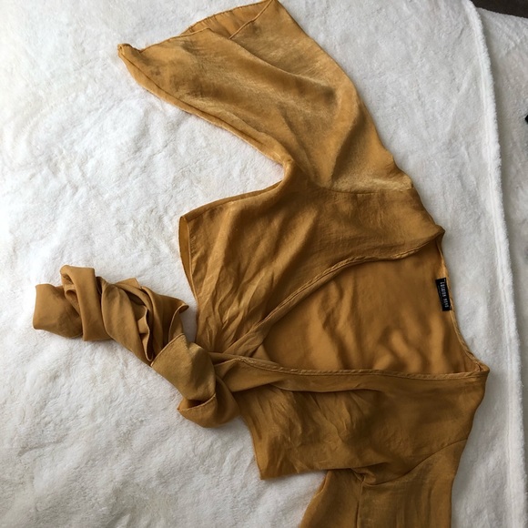 Fashion Nova Mustard top - Picture 4 of 4